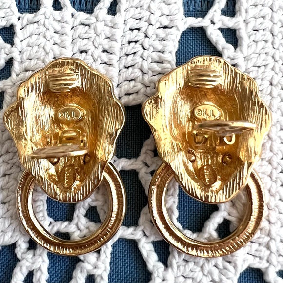 1990s Kenneth Jay Lane Lion Door Knocker Earrings 22KT gold plated - Picture 4 of 9
